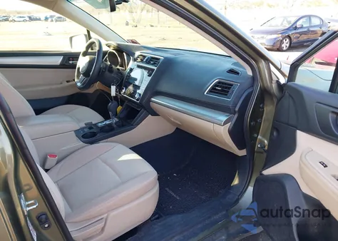 2018 Subaru Outback 2.5I Premium z USA, uszkodzony, nr VIN 4S4BSACC2J3212568